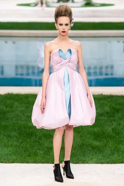 Look 24